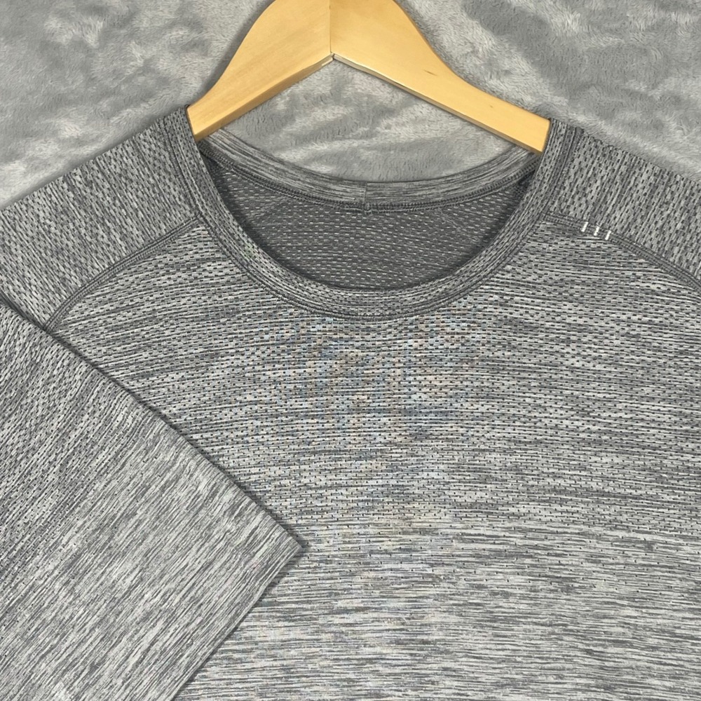 Lululemon Metal Vent Tech Short Sleeve Shirt Mens XXL Heathered Grey Athletic
